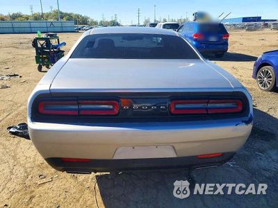 Zdjęcie 6 z 12 samochodu: 2016 DODGE CHALLENGER SXT VIN:2C3CDZAGXGH290100 - miniatura