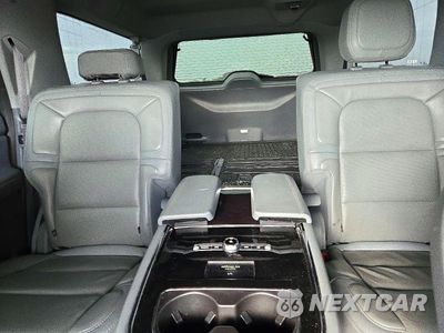 Zdjęcie 10 z 13 samochodu: 2020 LINCOLN NAVIGATOR L RESERVE VIN:5LMJJ3LT7LEL12390 - miniatura
