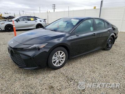 2025 TOYOTA CAMRY LE 4T1DAACK5SU647180 - główne zdjęcie licytacji z USA - miniatura