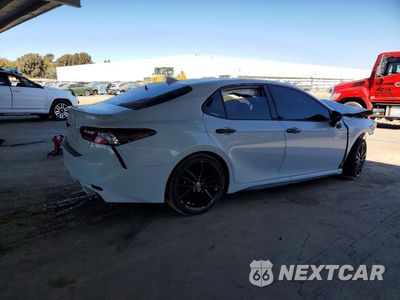 Trzecie zdjęcie samochodu z tyłu: 2022 TOYOTA CAMRY XSE VIN:4T1K61AK4NU007168 - miniatura