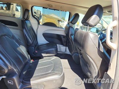 Zdjęcie 10 z 12 samochodu: 2020 CHRYSLER PACIFICA LIMITED VIN:2C4RC1GG6LR279536 - miniatura