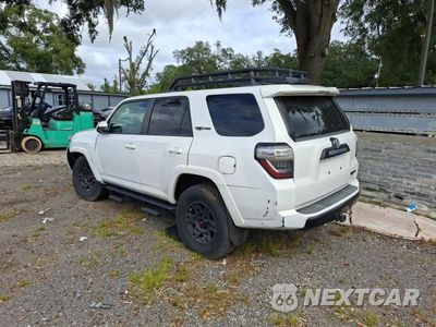 Trzecie zdjęcie samochodu z tyłu: 2020 TOYOTA 4RUNNER TRD PRO VIN:JTEBU5JRXL5819107 - miniatura
