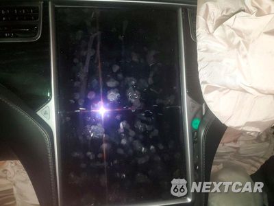 Zdjęcie 9 z 14 samochodu: 2018 TESLA MODEL X VIN:5YJXCAE20JF132457 - miniatura
