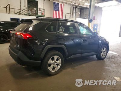 Trzecie zdjęcie samochodu z tyłu: 2021 TOYOTA RAV4 XLE VIN:2T3P1RFV8MC174470 - miniatura