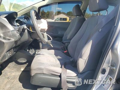 Zdjęcie 7 z 12 samochodu: 2013 HONDA FIT VIN:JHMGE8H35DC042485 - miniatura