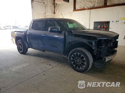Czwarte zdjęcie samochodu z boku: 2023 TOYOTA TUNDRA LIMITED HV VIN:5TFJC5DB5PX019584 - miniatura