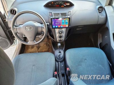 Zdjęcie 8 z 12 samochodu: 2008 TOYOTA YARIS BASE VIN:JTDJT923485154622 - miniatura
