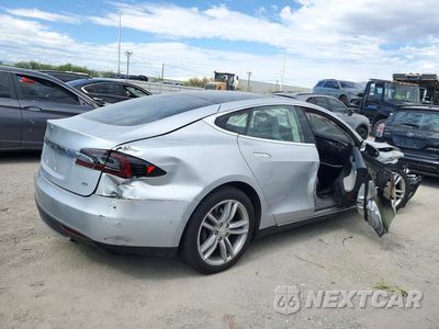 Trzecie zdjęcie samochodu z tyłu: 2014 TESLA MODEL S VIN:5YJSA1H17EFP49931 - miniatura