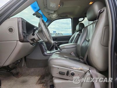 Zdjęcie 7 z 14 samochodu: 2003 GMC YUKON DENALI VIN:1GKEK63U23J285708 - miniatura
