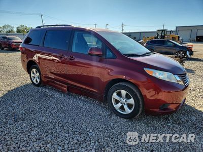 Czwarte zdjęcie samochodu z boku: 2017 TOYOTA SIENNA LE VIN:5TDKZ3DC1HS827177 - miniatura