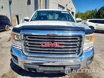 Piąte zdjęcie samochodu w środku: 2015 GMC SIERRA K2500 SLE VIN:1GT12YEG9FF130982 - miniatura