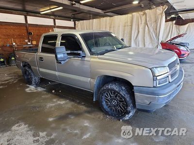 Czwarte zdjęcie samochodu z boku: 2005 CHEVROLET SILVERADO K1500 VIN:2GCEK13T051281420 - miniatura