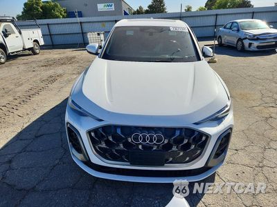 Piąte zdjęcie samochodu w środku: 2026 AUDI Q5 SPORTBACK PREMIUM PLUS VIN:WA1EAAGU9T2051596 - miniatura