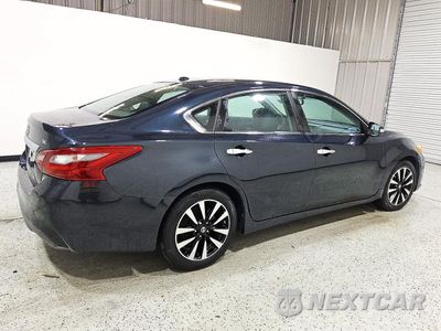 Trzecie zdjęcie samochodu z tyłu: 2018 NISSAN ALTIMA 2.5 SL VIN:1N4AL3AP7JC154624 - miniatura