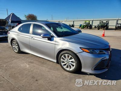 Czwarte zdjęcie samochodu z boku: 2022 TOYOTA CAMRY LE VIN:4T1C11AK5NU685253 - miniatura