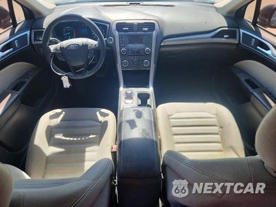 Zdjęcie 8 z 12 samochodu: 2017 FORD FUSION S VIN:3FA6P0G79HR335154 - miniatura