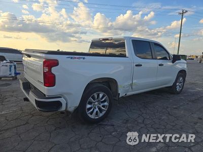 Trzecie zdjęcie samochodu z tyłu: 2021 CHEVROLET SILVERADO K1500 CUSTOM VIN:3GCPYBEK9MG450356 - miniatura