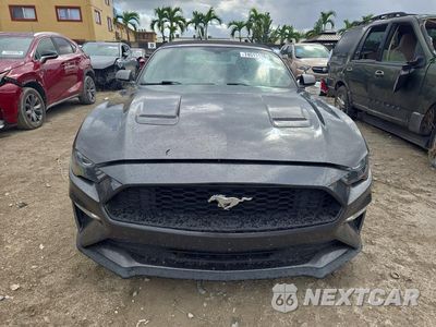 Piąte zdjęcie samochodu w środku: 2018 FORD MUSTANG VIN:1FATP8UH7J5167523 - miniatura