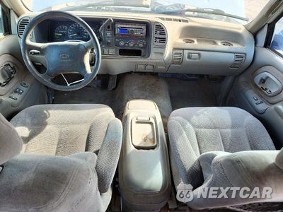 Zdjęcie 8 z 12 samochodu: 1996 CHEVROLET GMT-400 K1500 VIN:2GCEK19R8T1103294 - miniatura