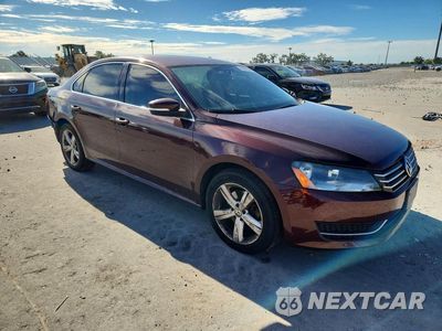 Czwarte zdjęcie samochodu z boku: 2014 VOLKSWAGEN PASSAT SE VIN:1VWBT7A35EC081551 - miniatura