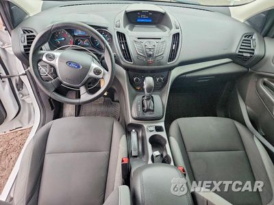Zdjęcie 8 z 12 samochodu: 2016 FORD ESCAPE S VIN:1FMCU0F74GUA61243 - miniatura