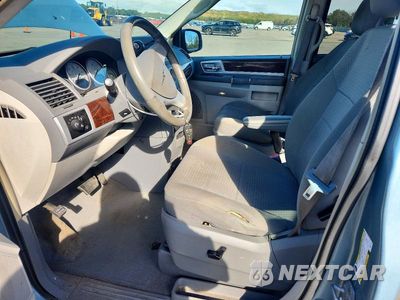 Zdjęcie 7 z 13 samochodu: 2010 CHRYSLER TOWN & COUNTRY TOURING VIN:2A4RR5D12AR347733 - miniatura