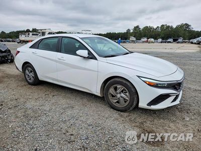 Czwarte zdjęcie samochodu z boku: 2026 HYUNDAI ELANTRA SE VIN:KMHLL4DG4TU201282 - miniatura
