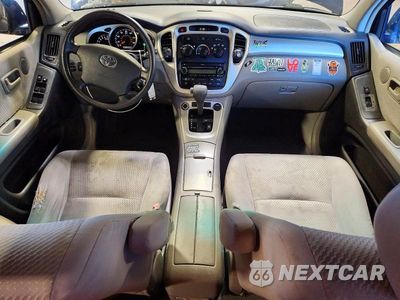 Zdjęcie 8 z 13 samochodu: 2004 TOYOTA HIGHLANDER BASE VIN:JTEEP21A940062325 - miniatura