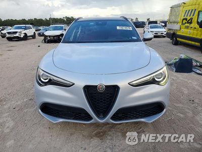Piąte zdjęcie samochodu w środku: 2023 ALFA ROMEO STELVIO SPRINT VIN:ZASPAJAN7P7D54456 - miniatura
