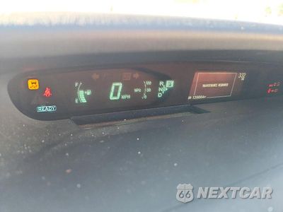Zdjęcie 9 z 12 samochodu: 2013 TOYOTA PRIUS FOUR VIN:JTDKN3DUXD1677243 - miniatura