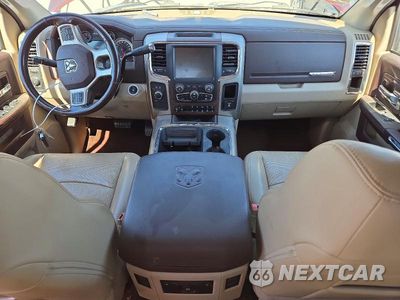 Zdjęcie 8 z 12 samochodu: 2017 RAM 2500 LARAMIE VIN:3C6UR5FL1HG691866 - miniatura