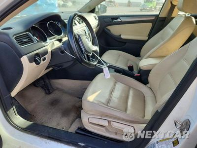 Zdjęcie 7 z 12 samochodu: 2015 VOLKSWAGEN JETTA TDI VIN:3VWLA7AJ4FM332360 - miniatura