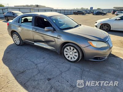 Czwarte zdjęcie samochodu z boku: 2012 CHRYSLER 200 LX VIN:1C3CCBAB5CN223047 - miniatura