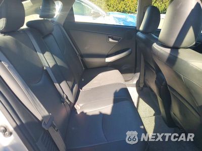 Zdjęcie 11 z 13 samochodu: 2012 TOYOTA PRIUS FOUR VIN:JTDKN3DU3C5383402 - miniatura