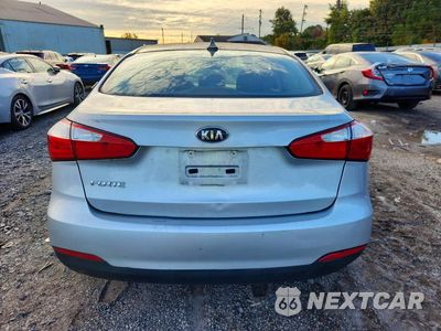 Zdjęcie 6 z 12 samochodu: 2016 KIA FORTE LX VIN:KNAFK4A63G5619717 - miniatura