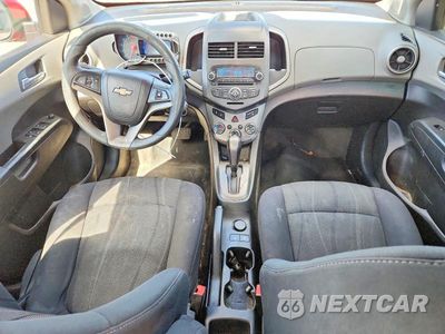 Zdjęcie 8 z 12 samochodu: 2012 CHEVROLET SONIC LT VIN:1G1JC6SH3C4200118 - miniatura