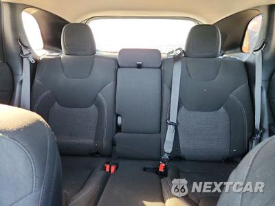 Zdjęcie 10 z 13 samochodu: 2019 JEEP CHEROKEE LATITUDE VIN:1C4PJLCX0KD457926 - miniatura