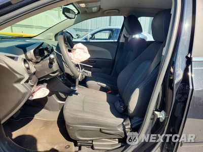 Zdjęcie 7 z 12 samochodu: 2015 CHEVROLET SONIC LT VIN:1G1JC6SH1F4181055 - miniatura