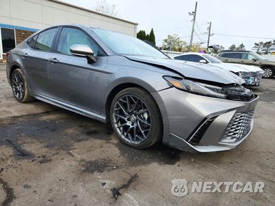 Czwarte zdjęcie samochodu z boku: 2025 TOYOTA CAMRY XSE VIN:4T1DAACK1SU504193 - miniatura