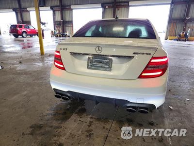Zdjęcie 6 z 12 samochodu: 2014 MERCEDES-BENZ C 63 AMG VIN:WDDGF7HB4EA900676 - miniatura