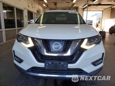 Piąte zdjęcie samochodu w środku: 2017 NISSAN ROGUE SL VIN:5N1AT2MV1HC847581 - miniatura