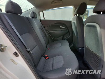 Zdjęcie 10 z 13 samochodu: 2014 KIA RIO LX VIN:KNADM4A33E6399591 - miniatura