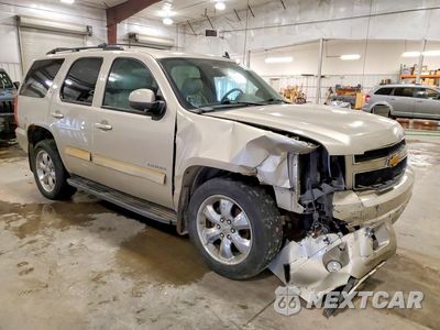 Czwarte zdjęcie samochodu z boku: 2013 CHEVROLET TAHOE K1500 LT VIN:1GNSKBE00DR143563 - miniatura