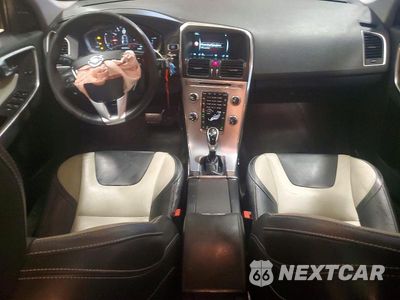 Zdjęcie 8 z 13 samochodu: 2017 VOLVO XC60 T5 DYNAMIC VIN:YV440MRR3H2110449 - miniatura