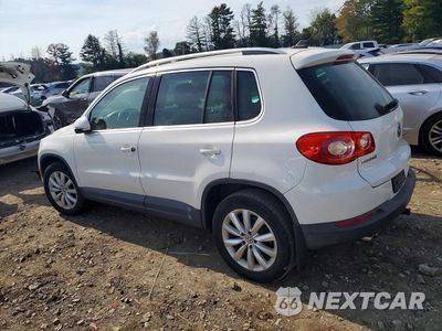 Drugie zdjęcie samochodu z przodu: 2011 VOLKSWAGEN TIGUAN S VIN:WVGBV7AX1BW557462 - miniatura