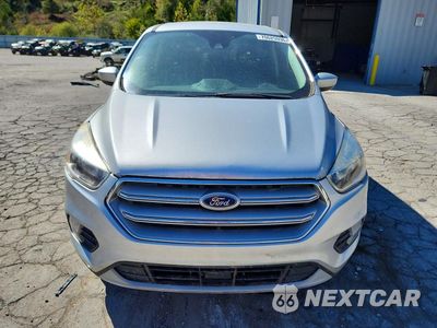 Piąte zdjęcie samochodu w środku: 2019 FORD ESCAPE SE VIN:1FMCU9GD5KUA74083 - miniatura