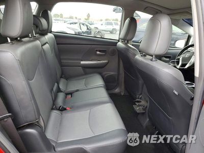 Zdjęcie 11 z 13 samochodu: 2012 TOYOTA PRIUS V FIVE VIN:JTDZN3EU8C3063999 - miniatura