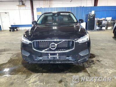 Piąte zdjęcie samochodu w środku: 2019 VOLVO XC60 T5 MOMENTUM VIN:LYV102DK8KB197422 - miniatura