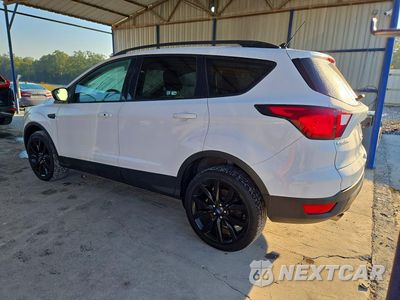 Drugie zdjęcie samochodu z przodu: 2019 FORD ESCAPE SE VIN:1FMCU9GDXKUA58851 - miniatura
