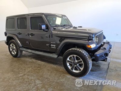 Czwarte zdjęcie samochodu z boku: 2018 JEEP WRANGLER UNLIMITED SAHARA VIN:1C4HJXEG2JW323527 - miniatura